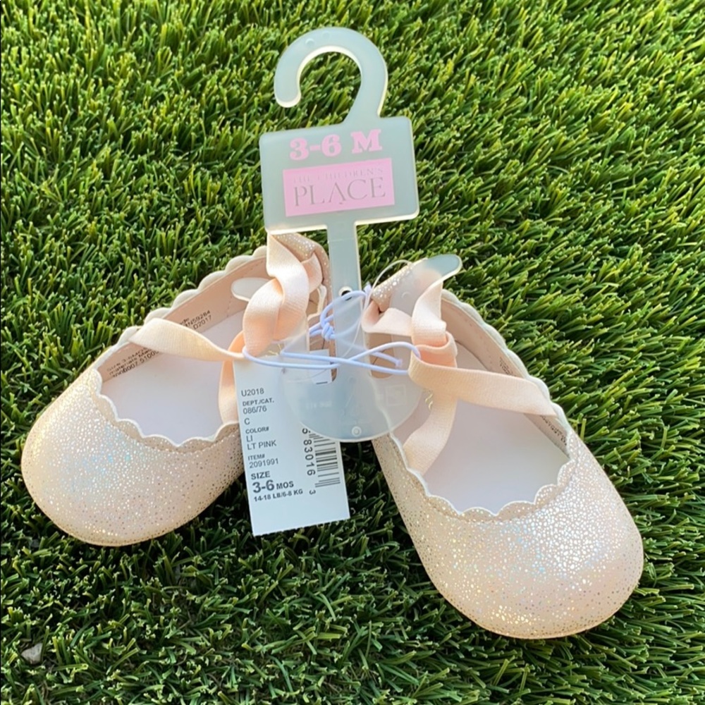Baby shoes Size 3-6 NEW